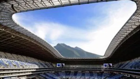 “国际足联审视曼城曼联争议进球规则：内部人士透露越位标准存在模糊区”